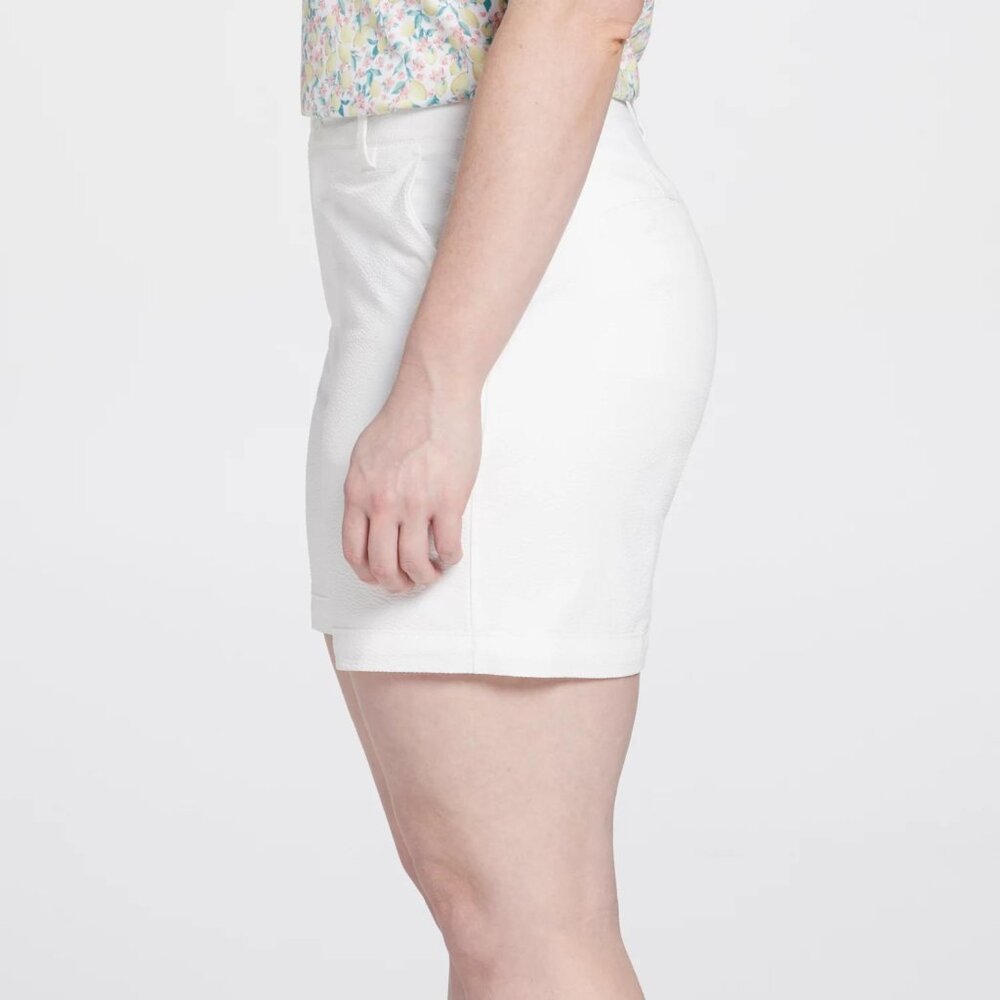 Walter Hagen Women's Clubhouse Traditional 5” Seersucker Golf Shorts - Picture 3 of 4